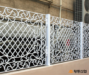 fence012